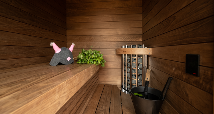 Kirami FinVision® -sauna S Misty – Warmth, Style, and Serenity Embraced by a Heat-Treated Interior