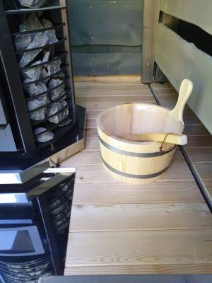 Bild: Wood Fired Hot Tubs by The Log Company | Det är tillåtet att hälla vatten på stenarna | Kirami