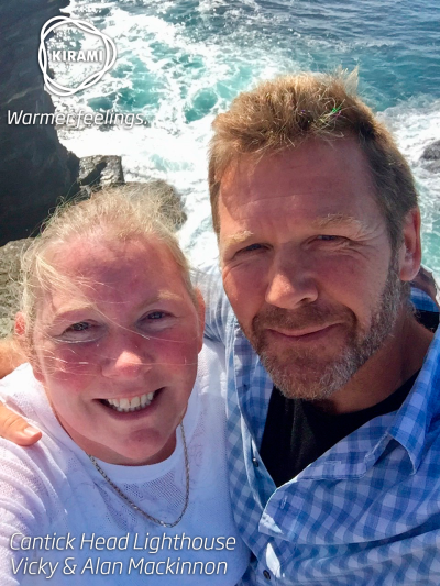 Alan och hans fru Vicky bor i Cantick Head Lighthouse med deras tre barn | Kirami