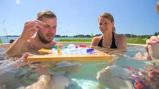 Premium Pearly M Coppe on a terrace