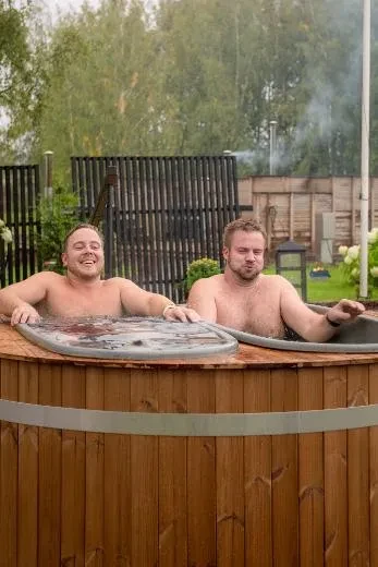 Twinny is a hot tub that offers you new ways to enjoy bathing.