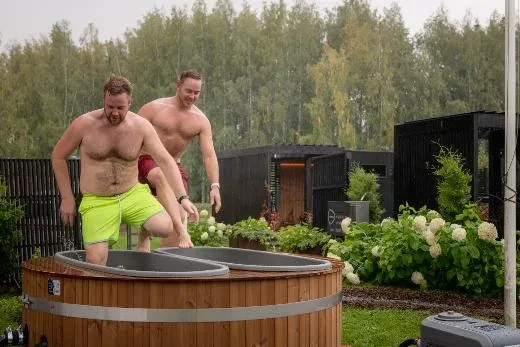 You can choose whether you want to take a bath in a cold, warm or hot basin | Twinny