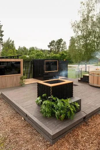 Easy plug-and-play installation – perfect for your garden or patio.