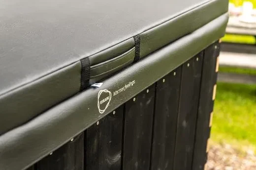Engineered for Nordic winters, Kirami’s insulated lid shields the tub from snow and dirt